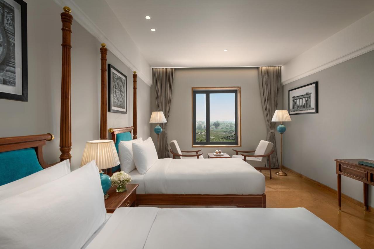 Time Square Resort & Spa ภุช ภายนอก รูปภาพ