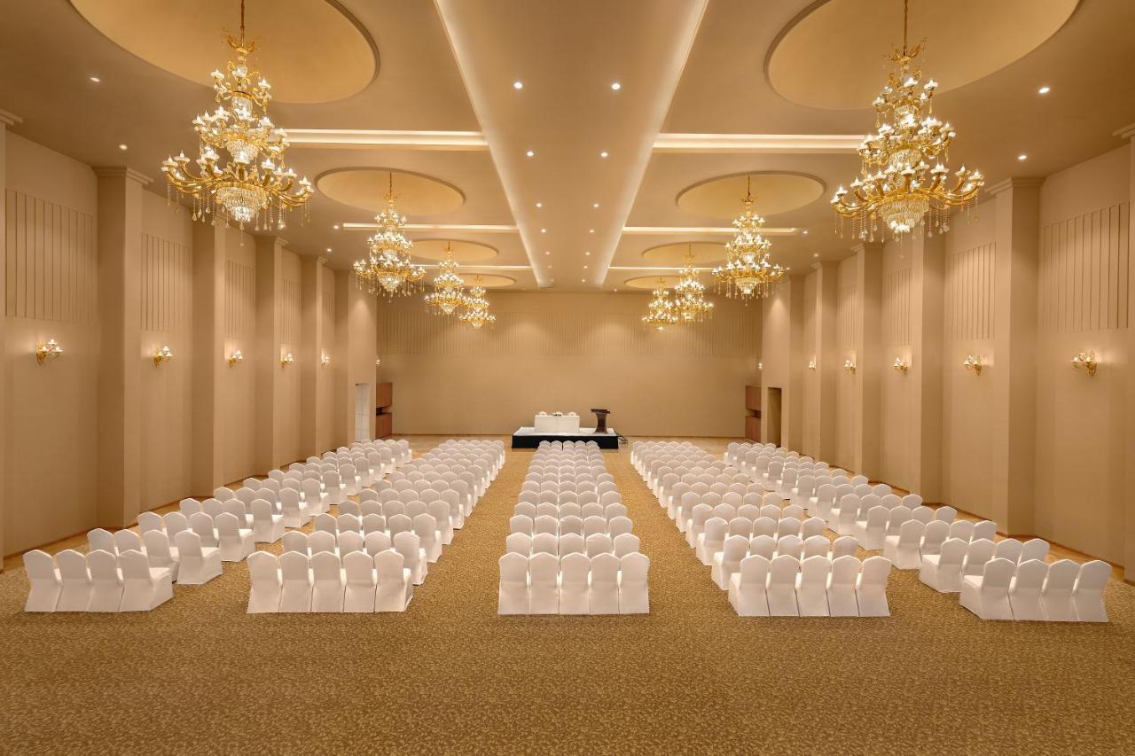 Time Square Resort & Spa ภุช ภายนอก รูปภาพ