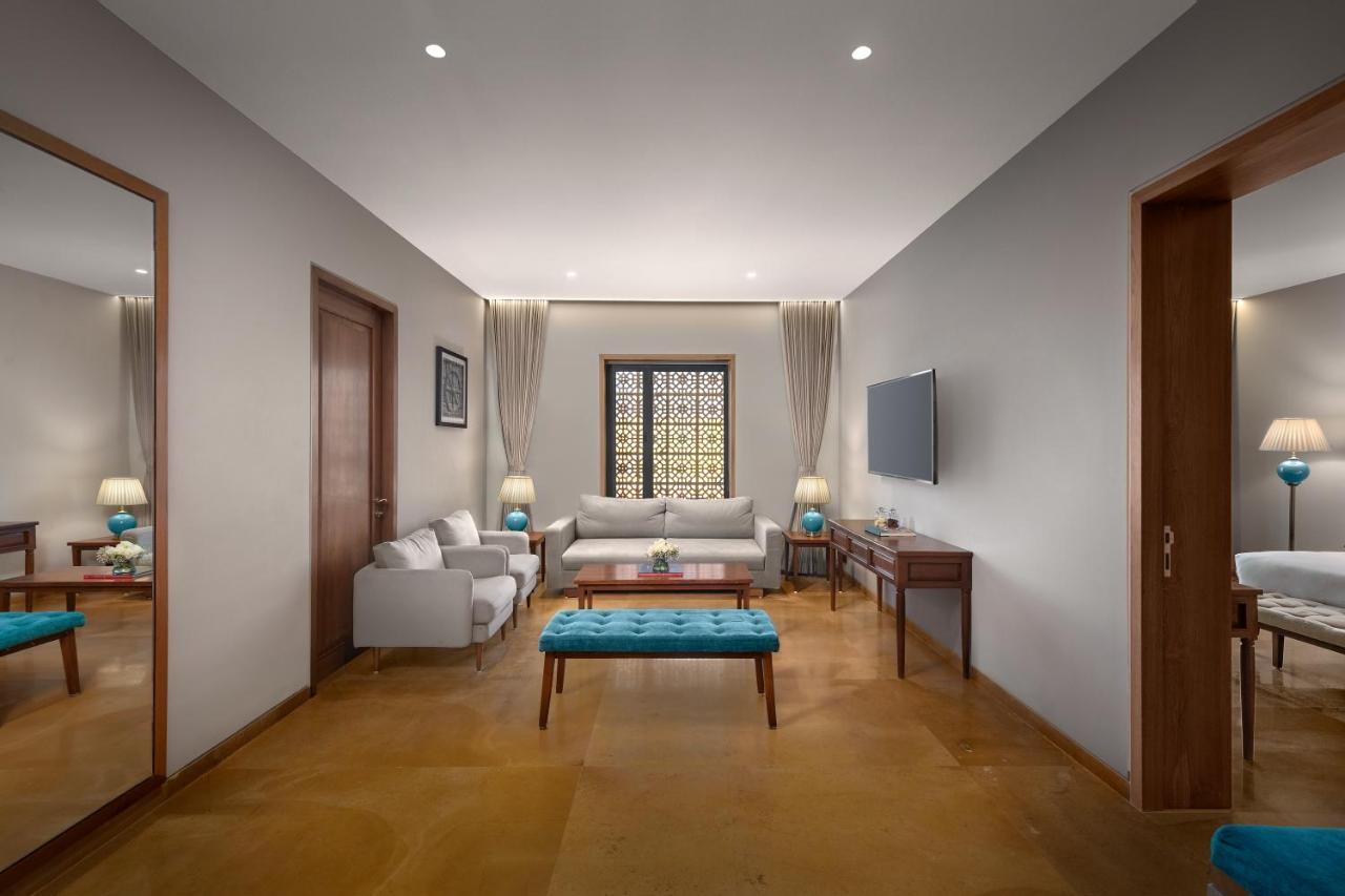 Time Square Resort & Spa ภุช ภายนอก รูปภาพ