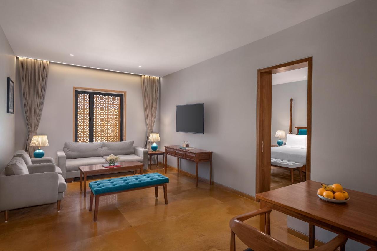 Time Square Resort & Spa ภุช ภายนอก รูปภาพ