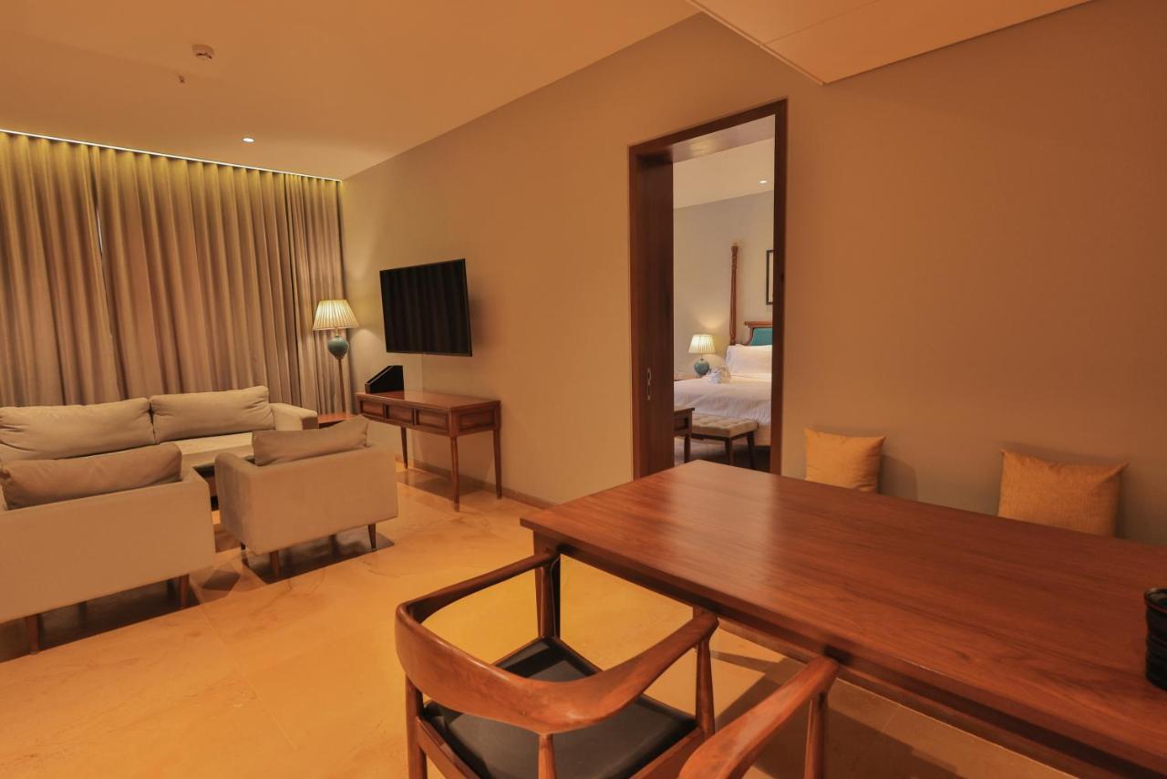 Time Square Resort & Spa ภุช ภายนอก รูปภาพ